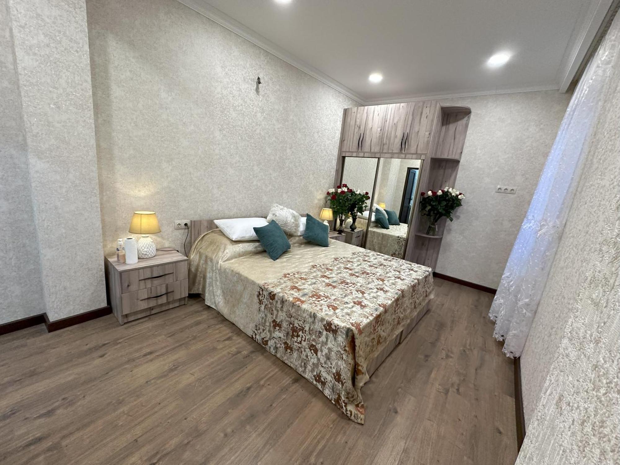 Three Palms Guest House Тбілісі Екстер'єр фото