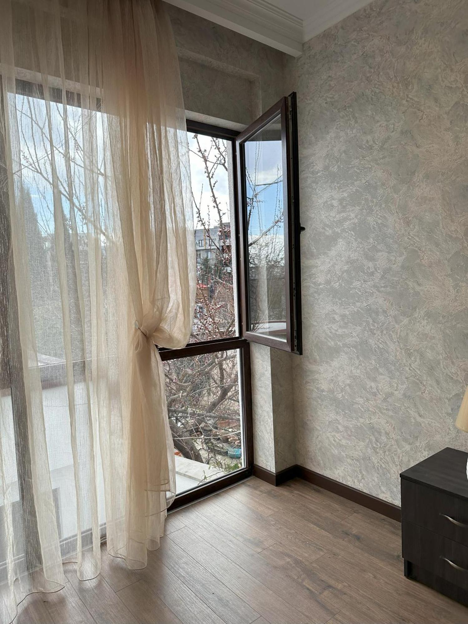 Three Palms Guest House Тбілісі Екстер'єр фото