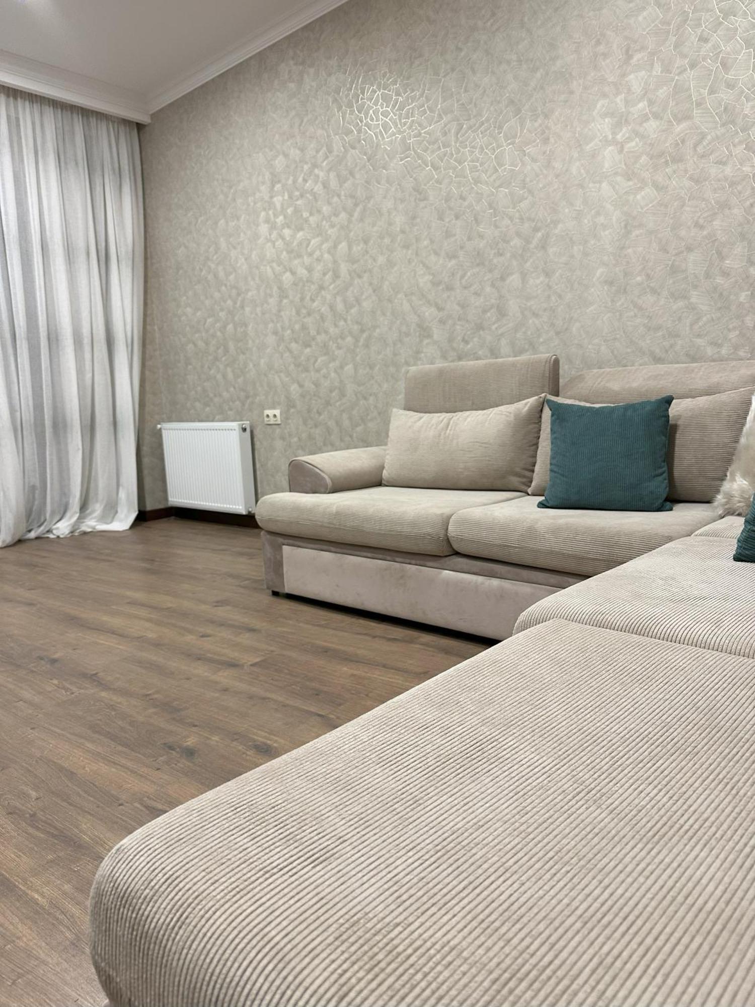 Three Palms Guest House Тбілісі Екстер'єр фото