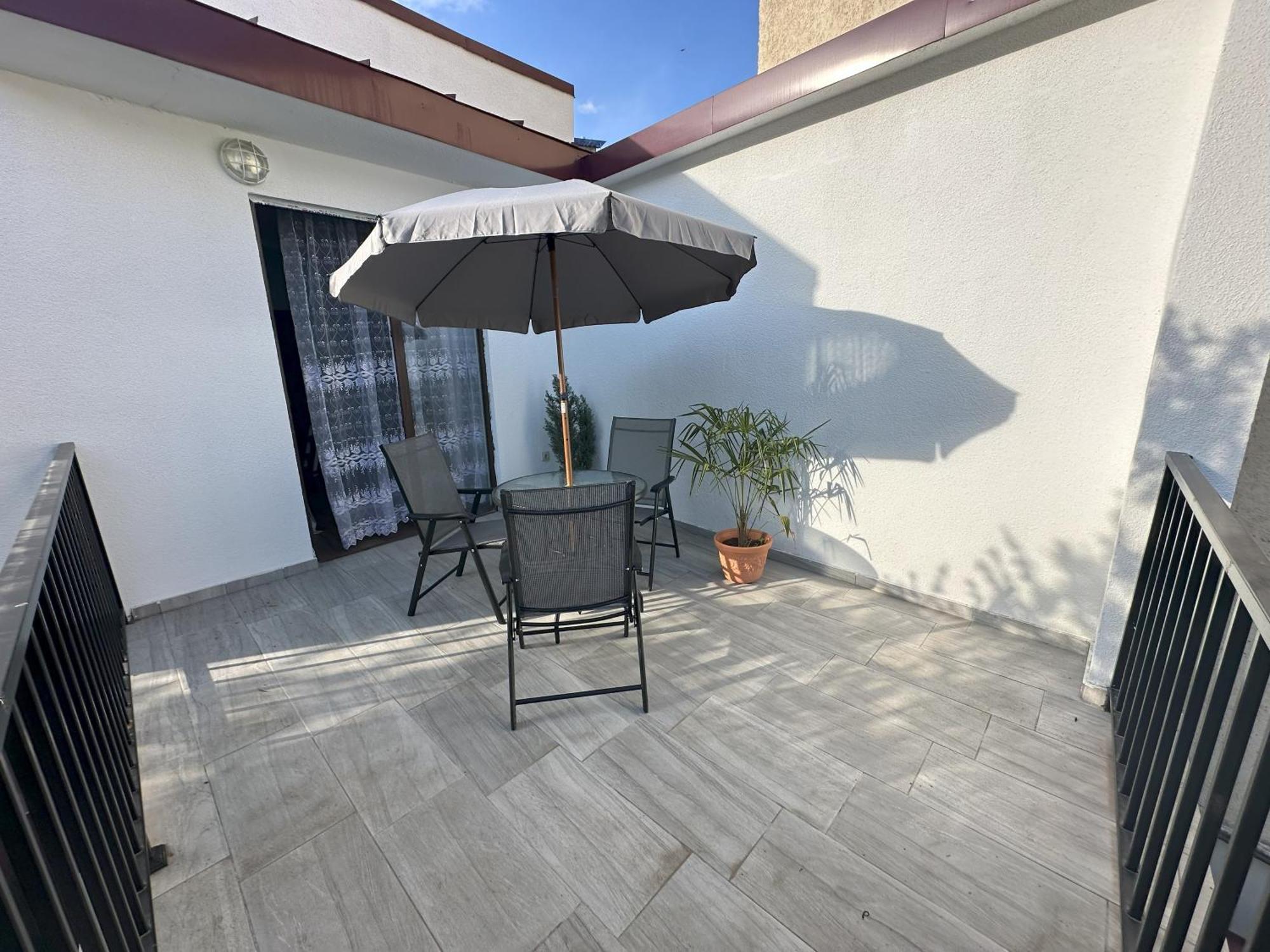 Three Palms Guest House Тбілісі Екстер'єр фото