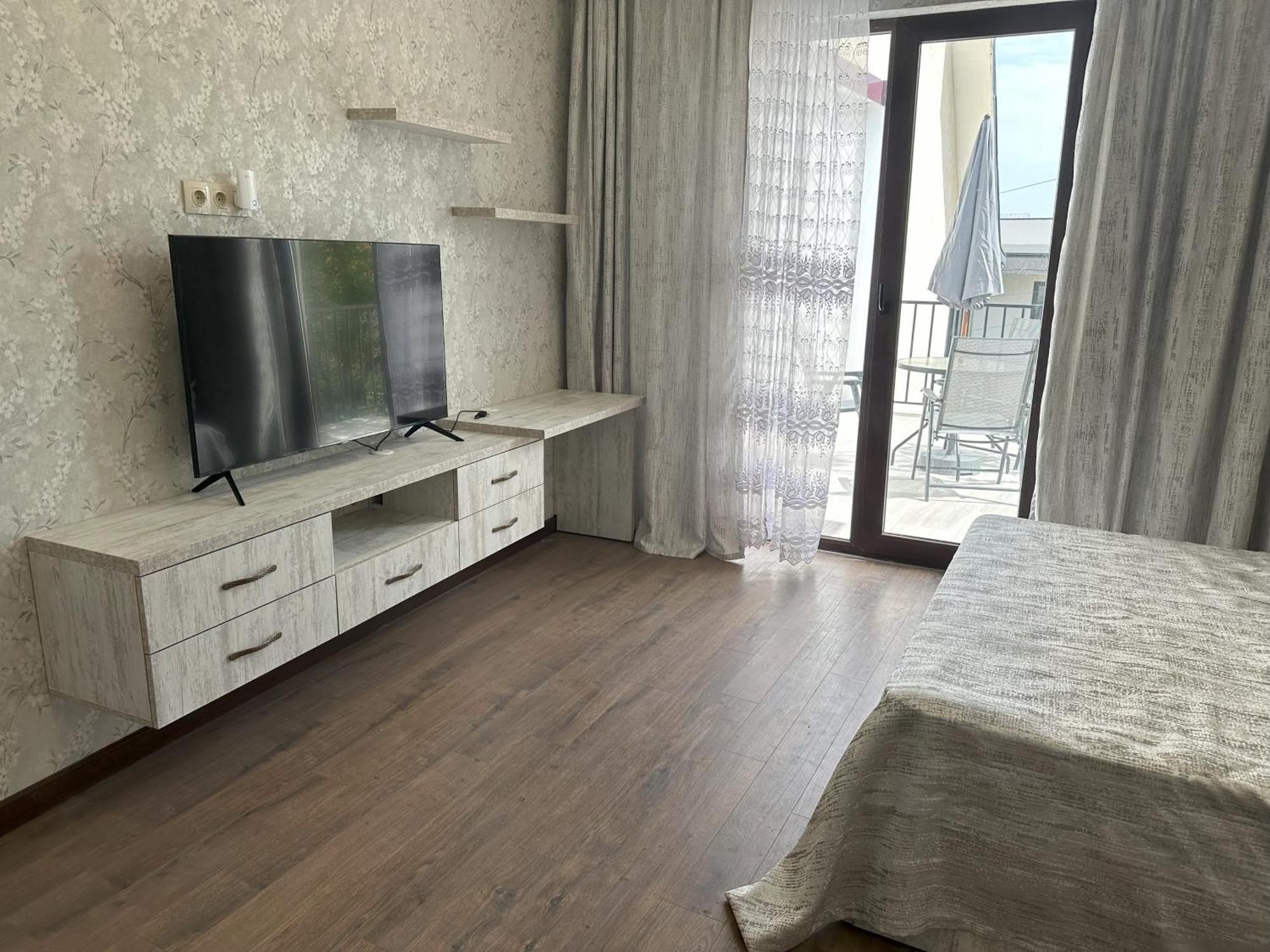 Three Palms Guest House Тбілісі Екстер'єр фото